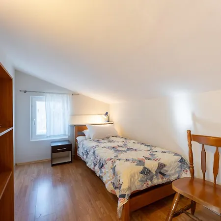 Casa Nadia In Peroj - Haus Fuer 8 Personen