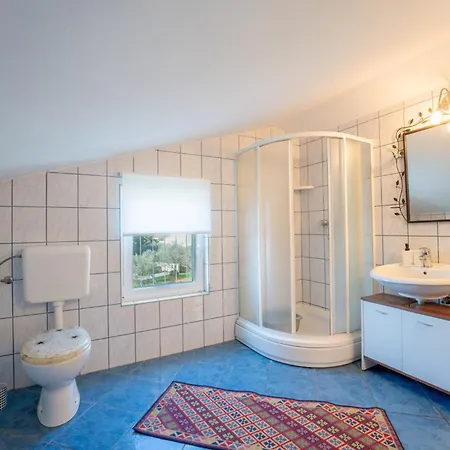 펜션 Casa Nadia In Peroj - Haus Fuer 8 Personen *