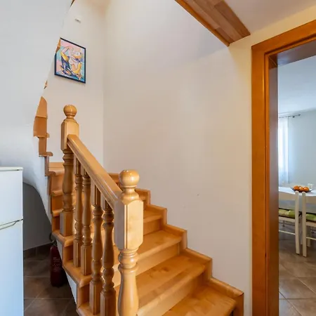 Casa Nadia In Peroj - Haus Fuer 8 Personen
