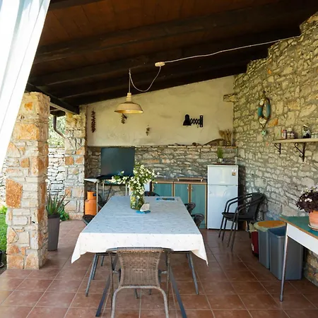 Casa Nadia In Peroj - Haus Fuer 8 Personen