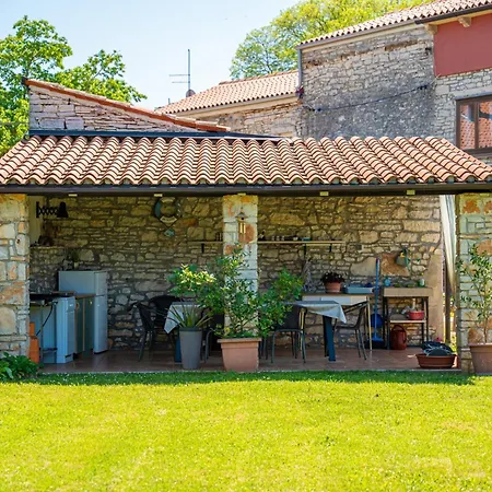 펜션 Casa Nadia In Peroj - Haus Fuer 8 Personen *